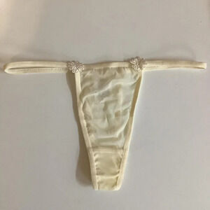 Zuliana Size Medium Cream Color Lace Thong With Flower Detail. New With Tags